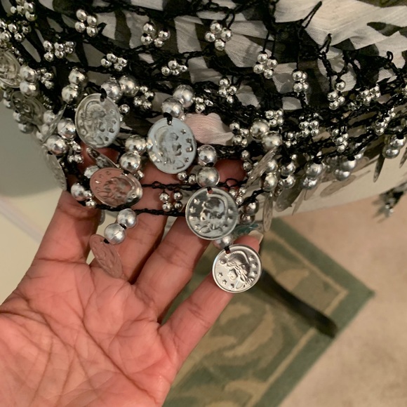 Scarf-Dangle - Picture 2 of 9